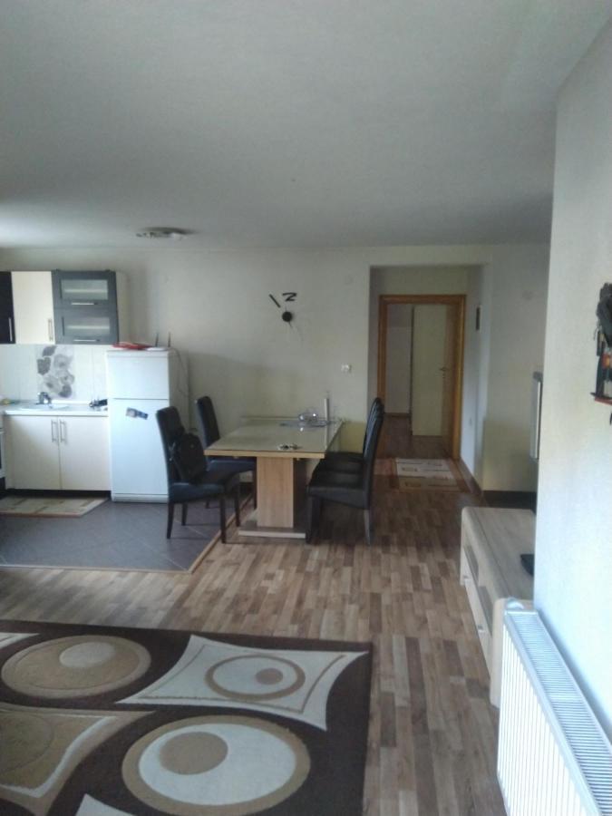 체니카 Apartman Royal 아파트 외부 사진