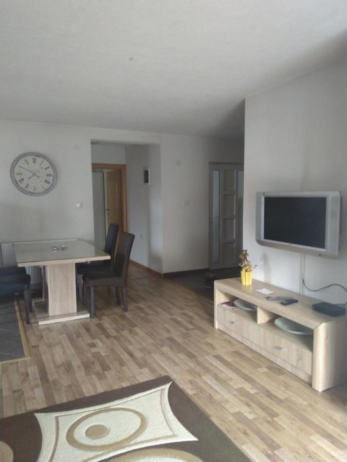 체니카 Apartman Royal 아파트 외부 사진